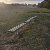Bild vom Spielplatz anzeigen.
