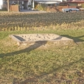 Bild vom Spielplatz anzeigen.