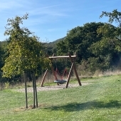 Bild vom Spielplatz anzeigen.