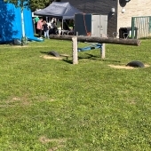 Bild vom Spielplatz anzeigen.