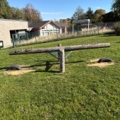 Bild vom Spielplatz anzeigen.