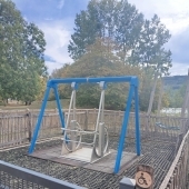 Bild vom Spielplatz anzeigen.