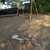 Bild vom Spielplatz anzeigen.