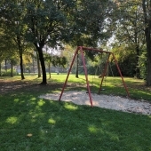 Bild vom Spielplatz anzeigen.