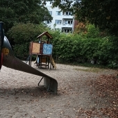 Bild vom Spielplatz anzeigen.