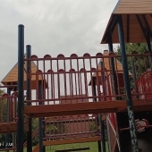 Bild vom Spielplatz anzeigen.