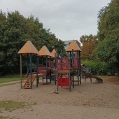 Bild vom Spielplatz anzeigen.