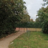 Bild vom Spielplatz anzeigen.