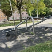 Bild vom Spielplatz anzeigen.