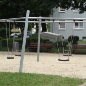 Bild vom Spielplatz anzeigen.