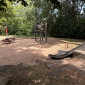 Bild vom Spielplatz anzeigen.