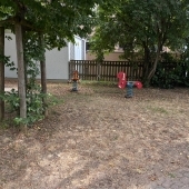 Bild vom Spielplatz anzeigen.