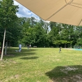 Bild vom Spielplatz anzeigen.