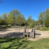 Bild vom Spielplatz anzeigen.