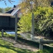 Bild vom Spielplatz anzeigen.