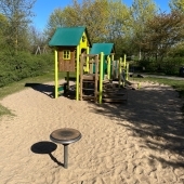 Bild vom Spielplatz anzeigen.