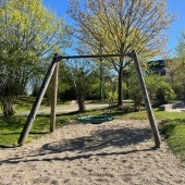 Bild vom Spielplatz anzeigen.