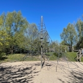 Bild vom Spielplatz anzeigen.