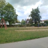 Bild vom Spielplatz anzeigen.