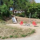 Bild vom Spielplatz anzeigen.