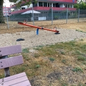 Bild vom Spielplatz anzeigen.