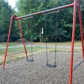 Bild vom Spielplatz anzeigen.