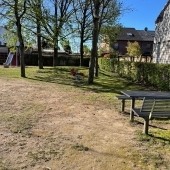 Bild vom Spielplatz anzeigen.