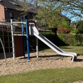 Bild vom Spielplatz anzeigen.