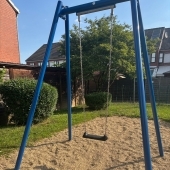 Bild vom Spielplatz anzeigen.