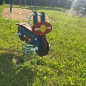 Bild vom Spielplatz anzeigen.