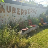 Bild vom Spielplatz anzeigen.