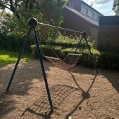 Bild vom Spielplatz anzeigen.