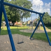 Bild vom Spielplatz anzeigen.