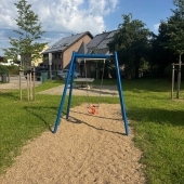 Bild vom Spielplatz anzeigen.