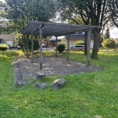 Bild vom Spielplatz anzeigen.