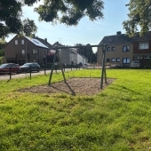 Bild vom Spielplatz anzeigen.