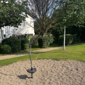 Bild vom Spielplatz anzeigen.