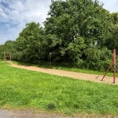 Bild vom Spielplatz anzeigen.