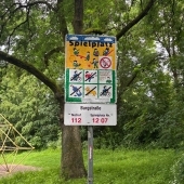 Bild vom Spielplatz anzeigen.