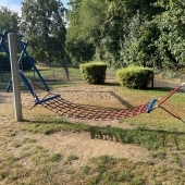 Bild vom Spielplatz anzeigen.