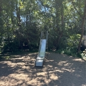 Bild vom Spielplatz anzeigen.