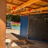 Bild vom Spielplatz anzeigen.