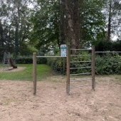 Bild vom Spielplatz anzeigen.