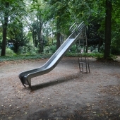 Bild vom Spielplatz anzeigen.