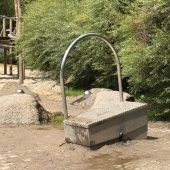 Bild vom Spielplatz anzeigen.