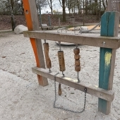 Bild vom Spielplatz anzeigen.