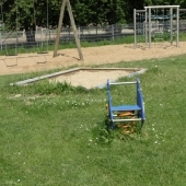 Bild vom Spielplatz anzeigen.