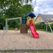Bild vom Spielplatz anzeigen.