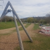 Bild vom Spielplatz anzeigen.