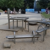 Bild vom Spielplatz anzeigen.